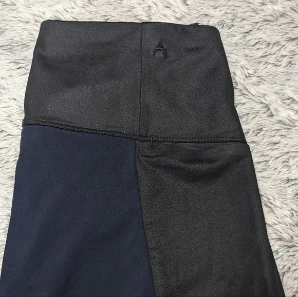 Aday Navy Blue Throw it Higher Leggings Pockets Size Small - Picture 9 of 9